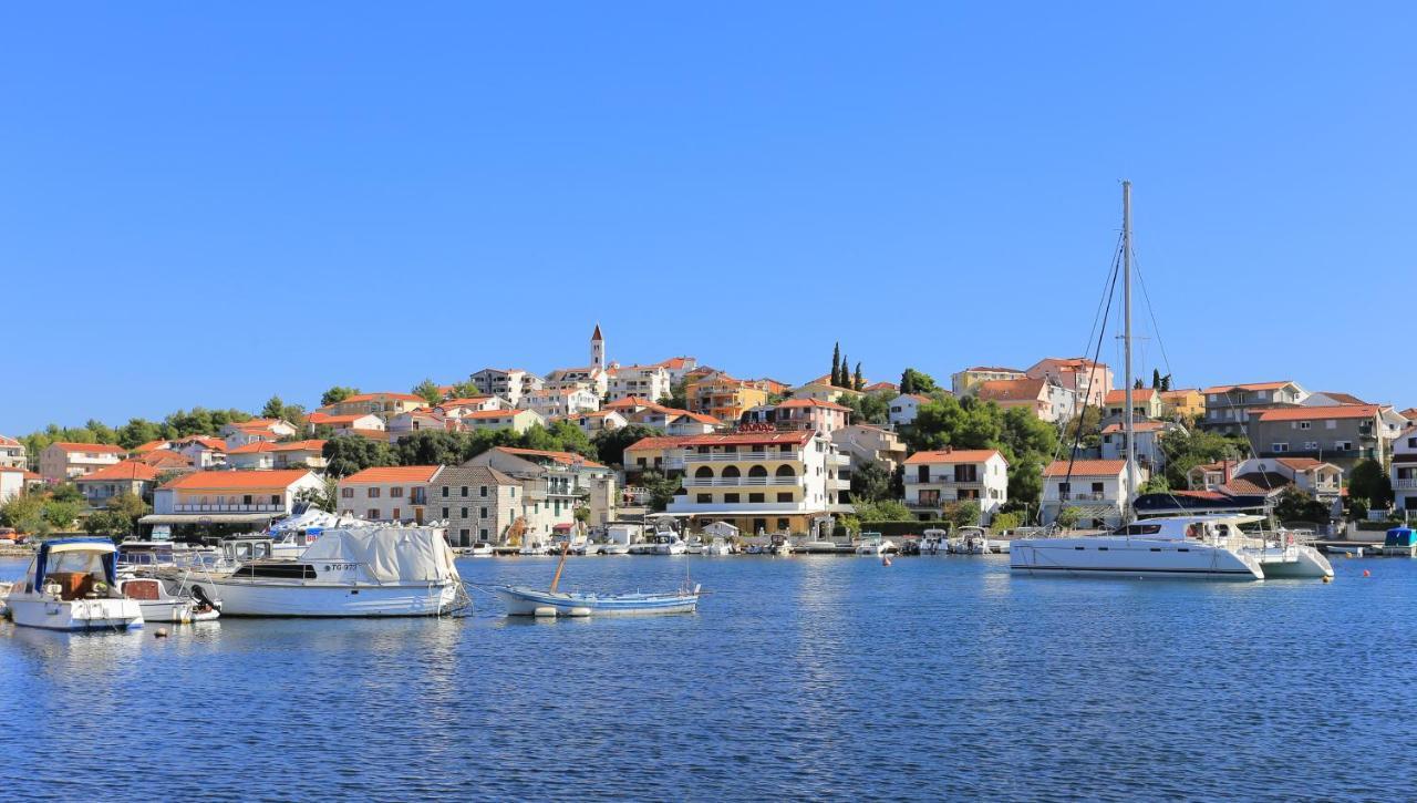 Apartments By The Sea Seget Vranjica, Trogir - 1038 Extérieur photo