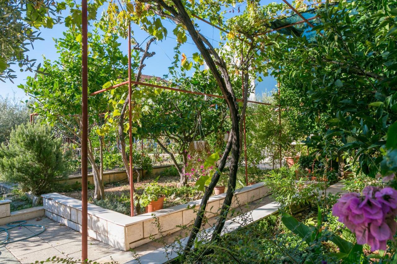 Apartments By The Sea Seget Vranjica, Trogir - 1038 Extérieur photo