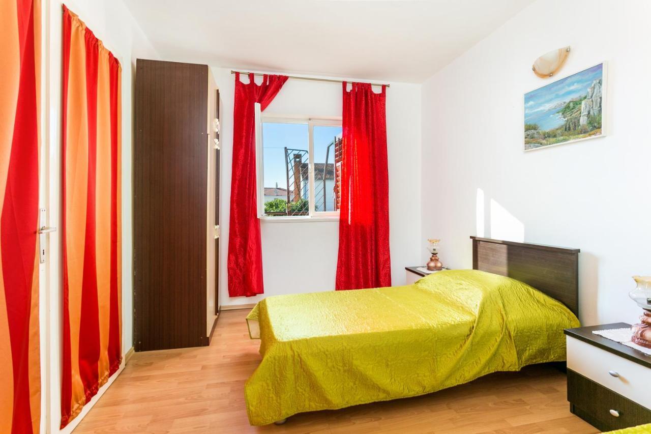 Apartments By The Sea Seget Vranjica, Trogir - 1038 Extérieur photo